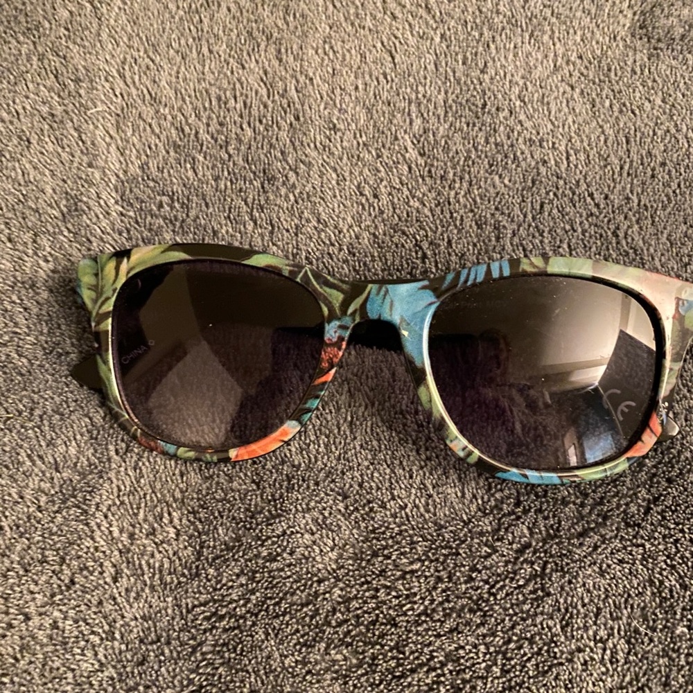 Sun glasses